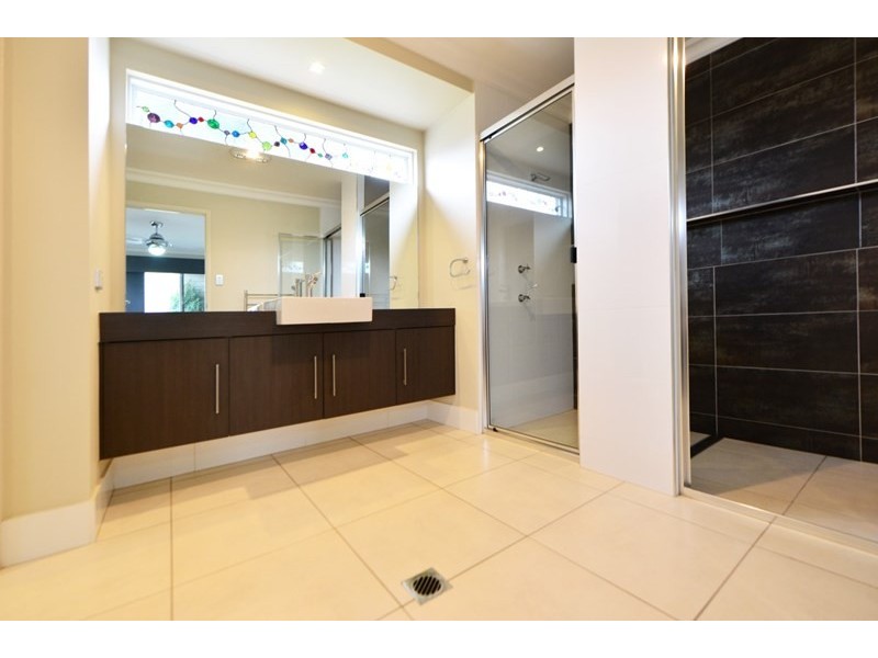 34 Saba Court, Middle Ridge QLD 4350