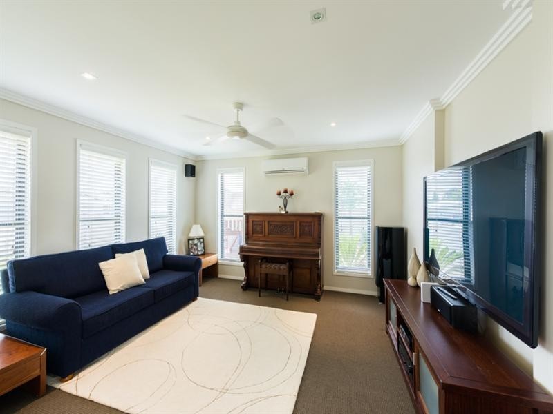 14 Pugh Street, Middle Ridge QLD 4350