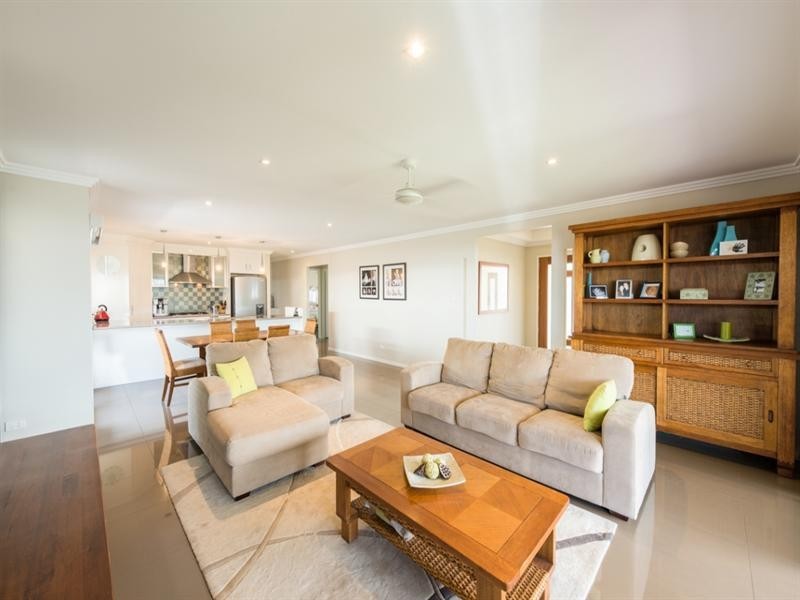 14 Pugh Street, Middle Ridge QLD 4350