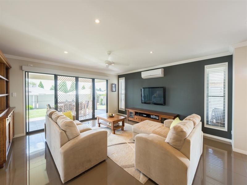 14 Pugh Street, Middle Ridge QLD 4350