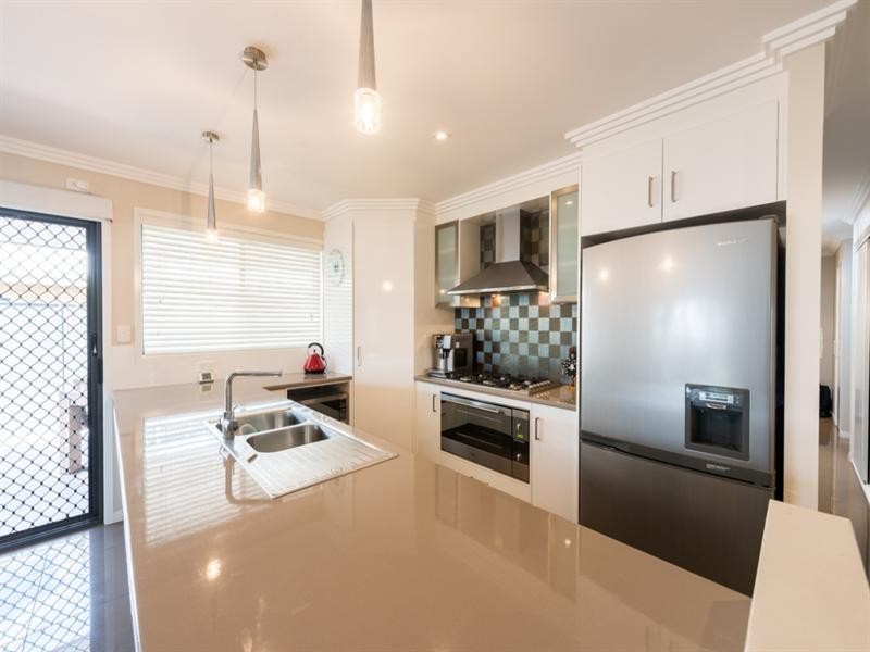 14 Pugh Street, Middle Ridge QLD 4350