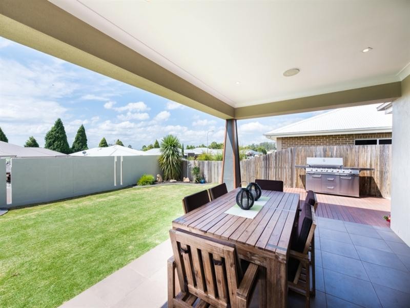 14 Pugh Street, Middle Ridge QLD 4350