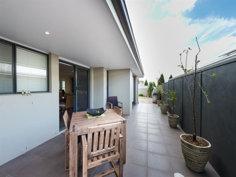 14 Pugh Street, Middle Ridge QLD 4350