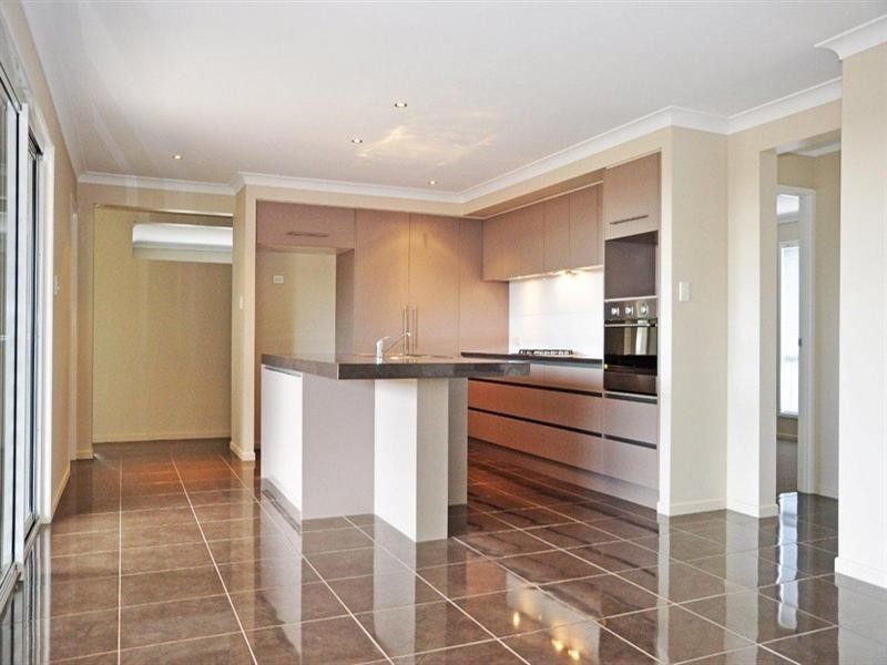 13 Vinnicombe Street, Kearneys Spring QLD 4350