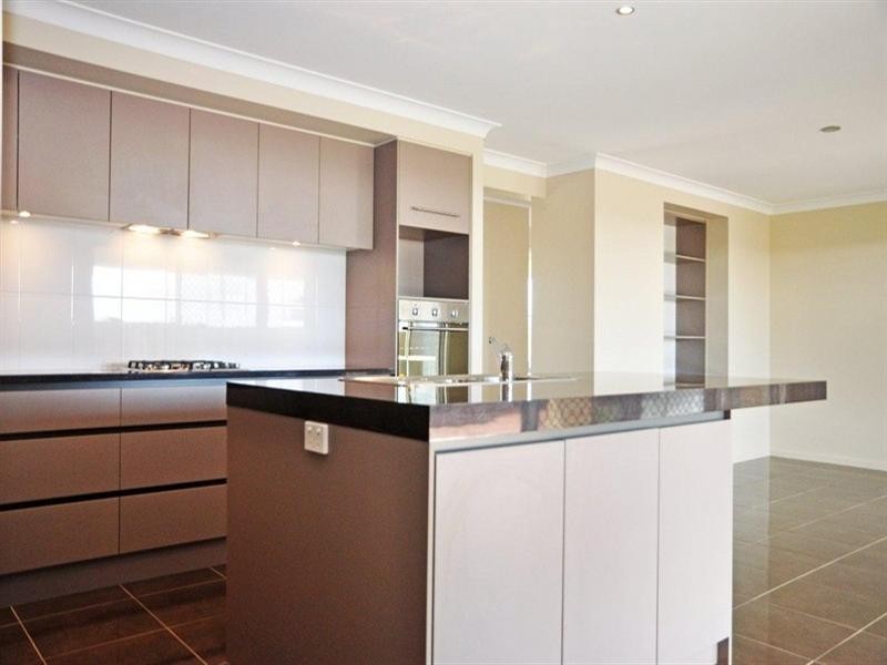 13 Vinnicombe Street, Kearneys Spring QLD 4350