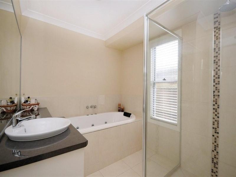 2 Stedman Street, Middle Ridge QLD 4350