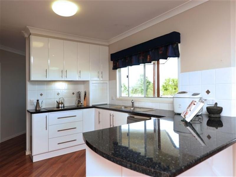 4 West View Court, Glencoe QLD 4352