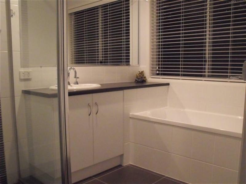 37 Woleebee Drive, Glenvale QLD 4350