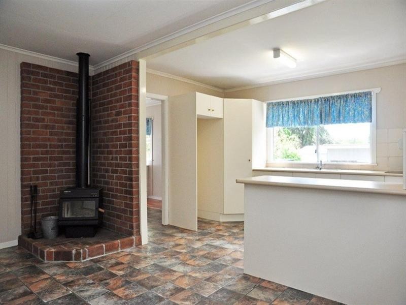 27 Albert Street, Newtown QLD 4350