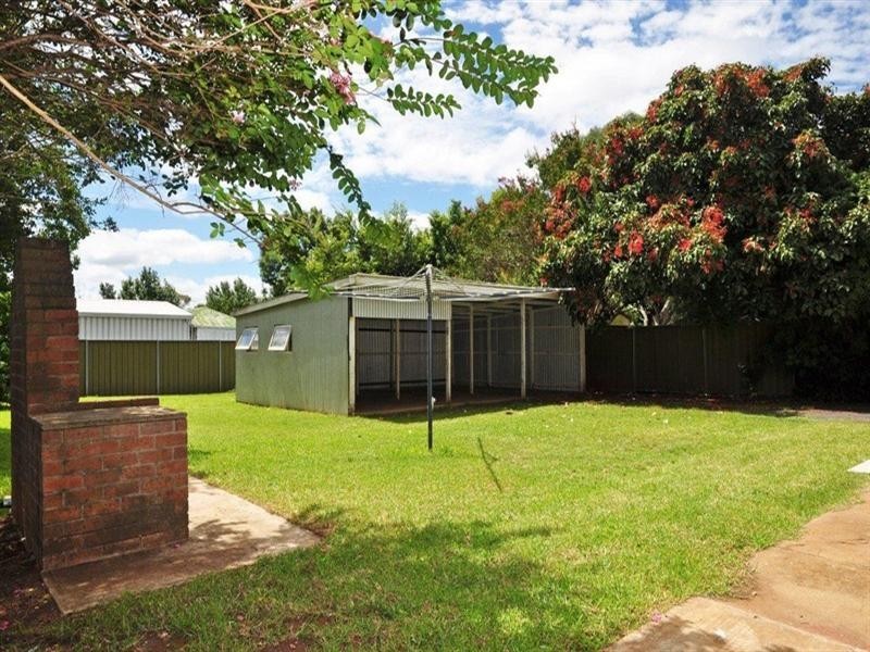 27 Albert Street, Newtown QLD 4350