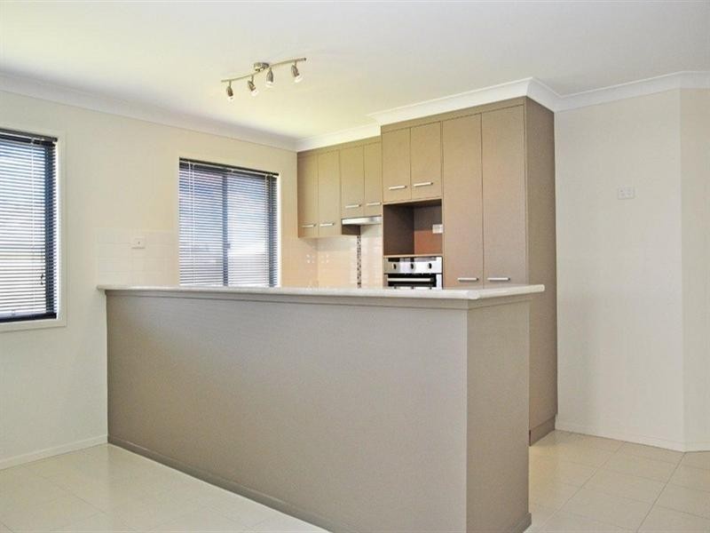 8 Grandslam Street, Glenvale QLD 4350