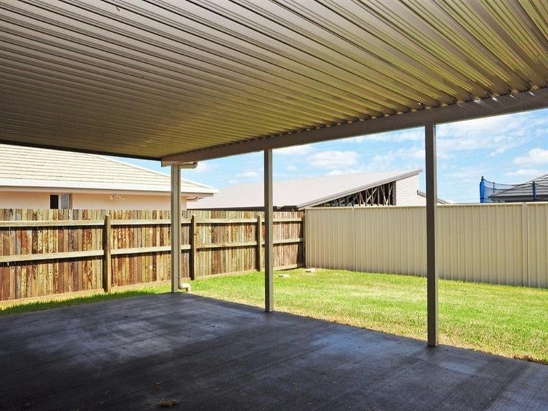 8 Grandslam Street, Glenvale QLD 4350