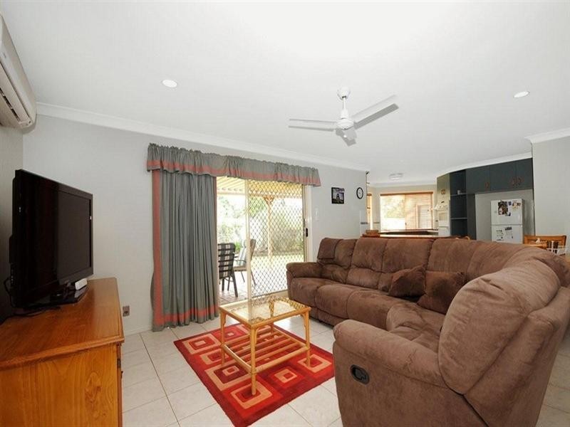 16 Janine Court, Kearneys Spring QLD 4350