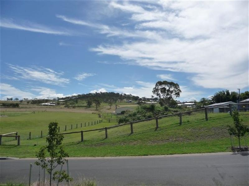 17 Northerly Drive, Hodgson Vale QLD 4352