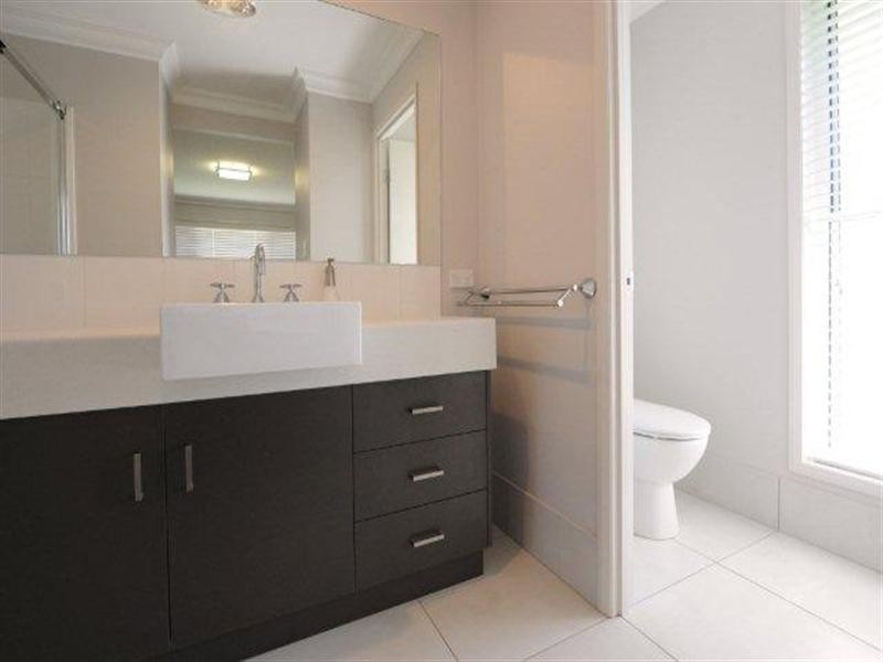 6 Roy Close, Westbrook QLD 4350