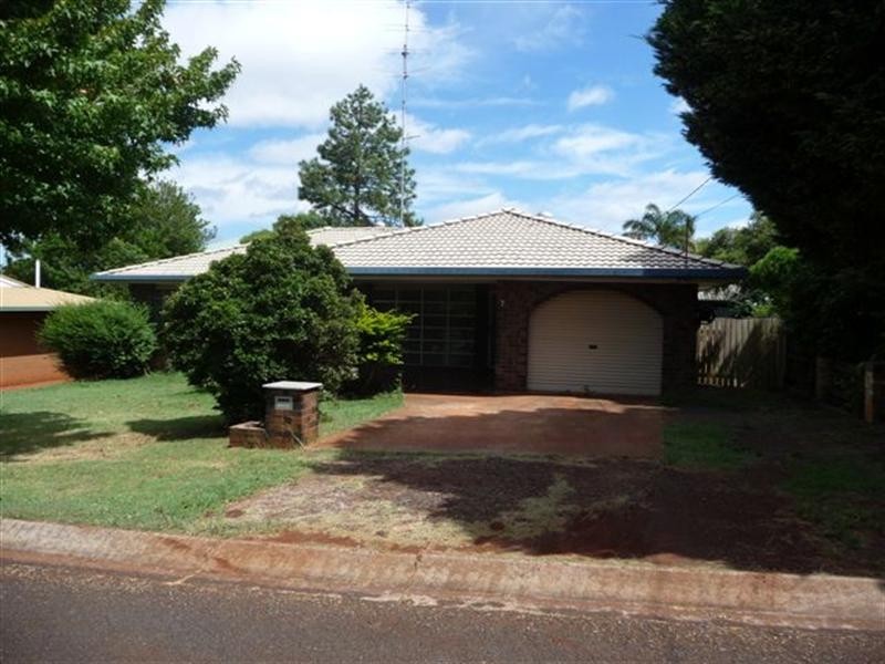 7 Behland Street, Kearneys Spring QLD 4350