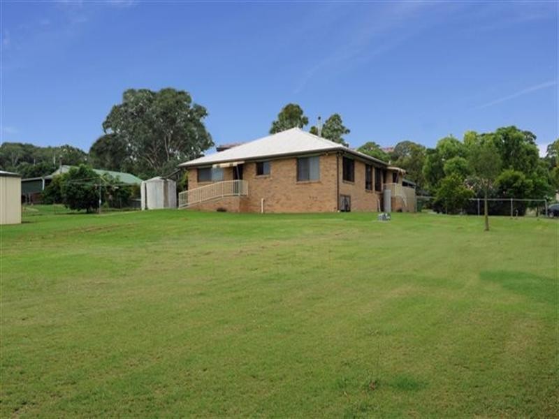 11 King Street, Kingsthorpe QLD 4400