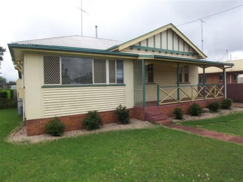 255 Taylor Street, Wilsonton QLD 4350