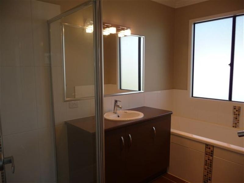 18 Trevean Drive, Kleinton QLD 4352