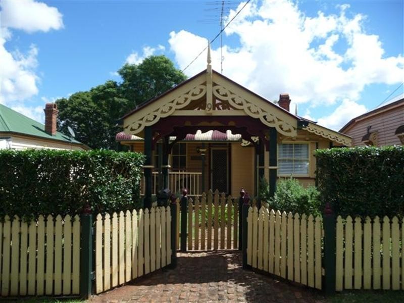9 Grenier Street, North Toowoomba QLD 4350