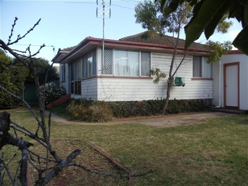 341 West Street, Harristown QLD 4350