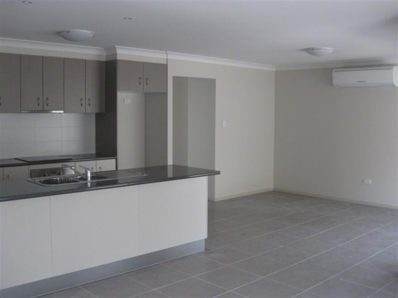 33 Sunset Drive, Glenvale QLD 4350