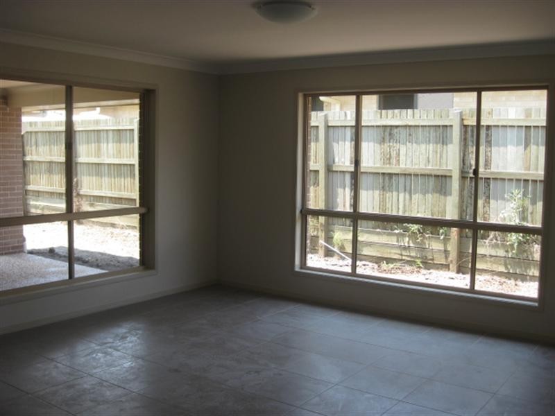 33 Sunset Drive, Glenvale QLD 4350