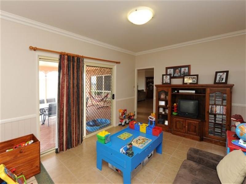 50 Belclaire Drive, Westbrook QLD 4350