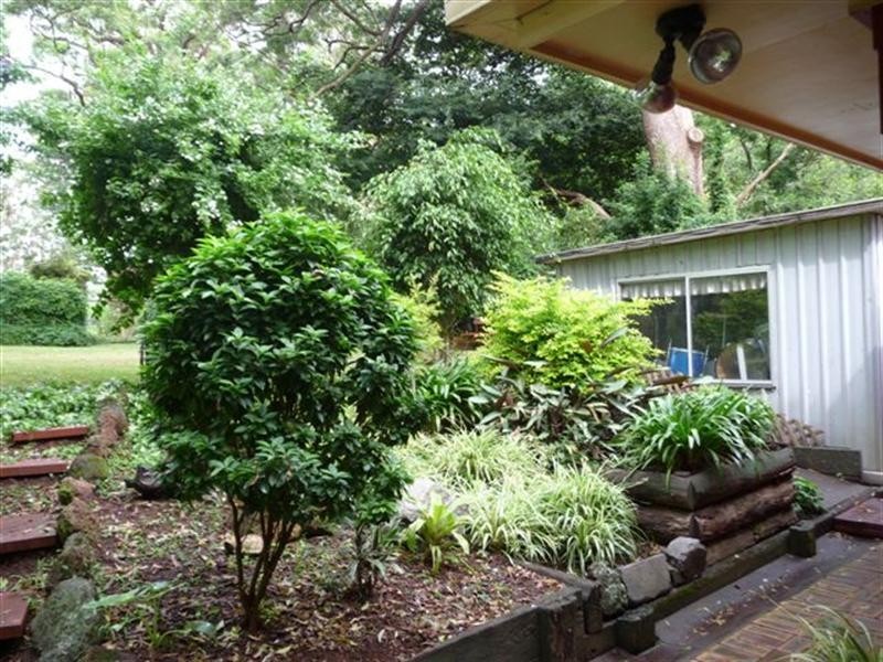 22 Amos Crescent, Mount Lofty QLD 4350