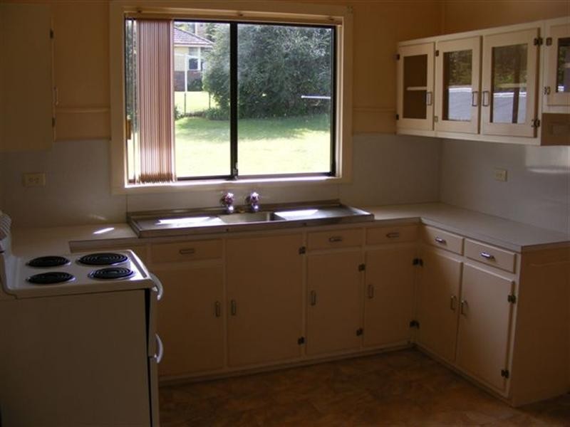 9 Sidney Street, Mount Lofty QLD 4350