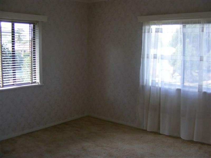 9 Sidney Street, Mount Lofty QLD 4350