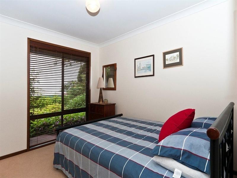 14 Hilltop Crescent, Blue Mountain Heights QLD 4350