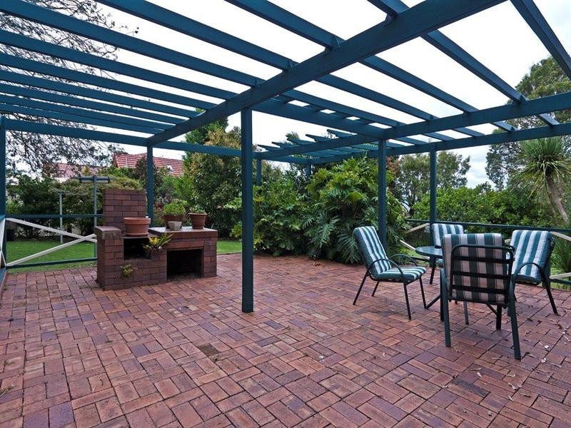 14 Hilltop Crescent, Blue Mountain Heights QLD 4350