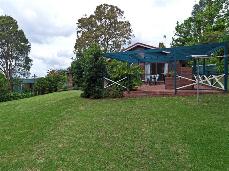 14 Hilltop Crescent, Blue Mountain Heights QLD 4350