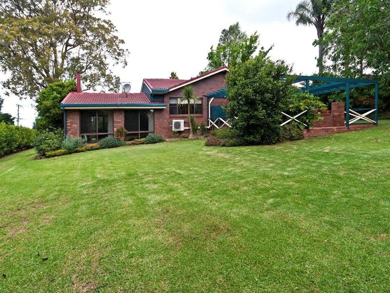 14 Hilltop Crescent, Blue Mountain Heights QLD 4350