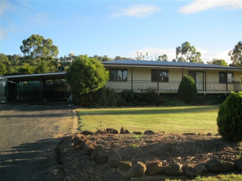 2 Hillview Cresent, Gowrie Junction QLD 4352