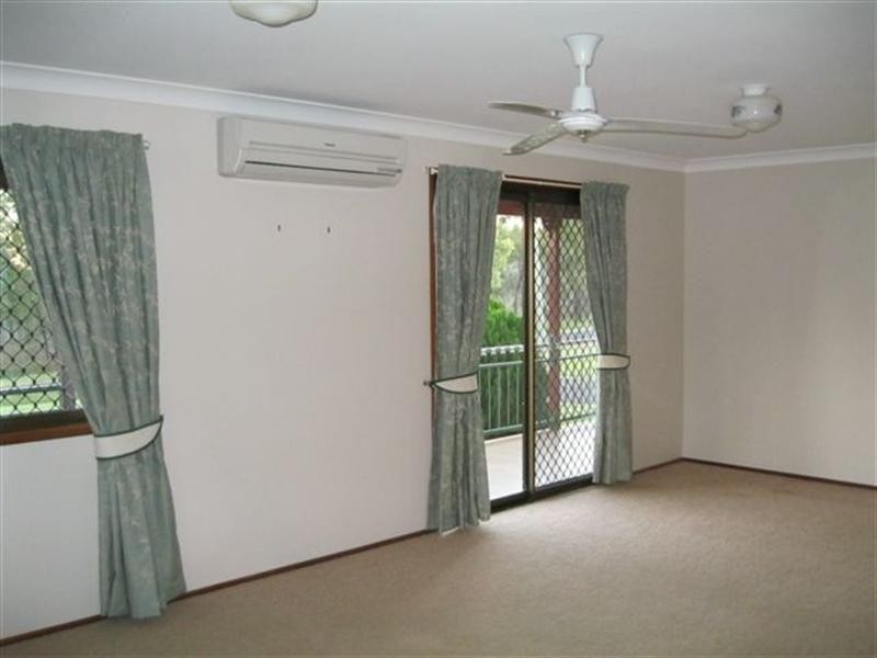 2 Hillview Cresent, Gowrie Junction QLD 4352