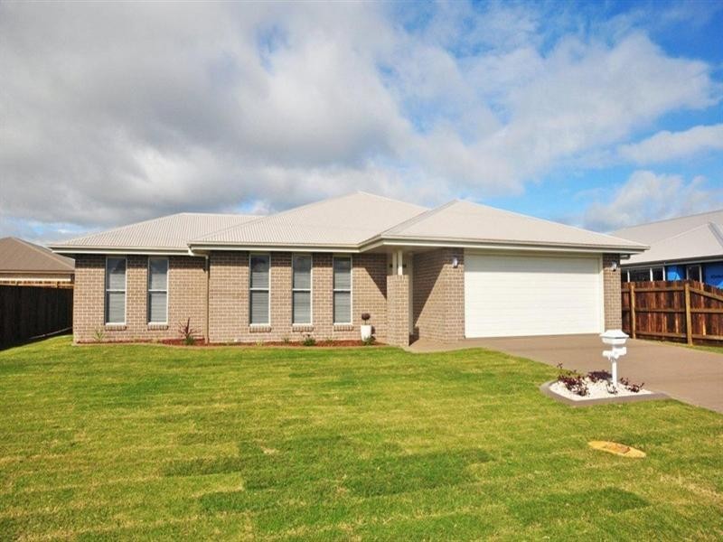 136 Kearney Street, Kearneys Spring QLD 4350