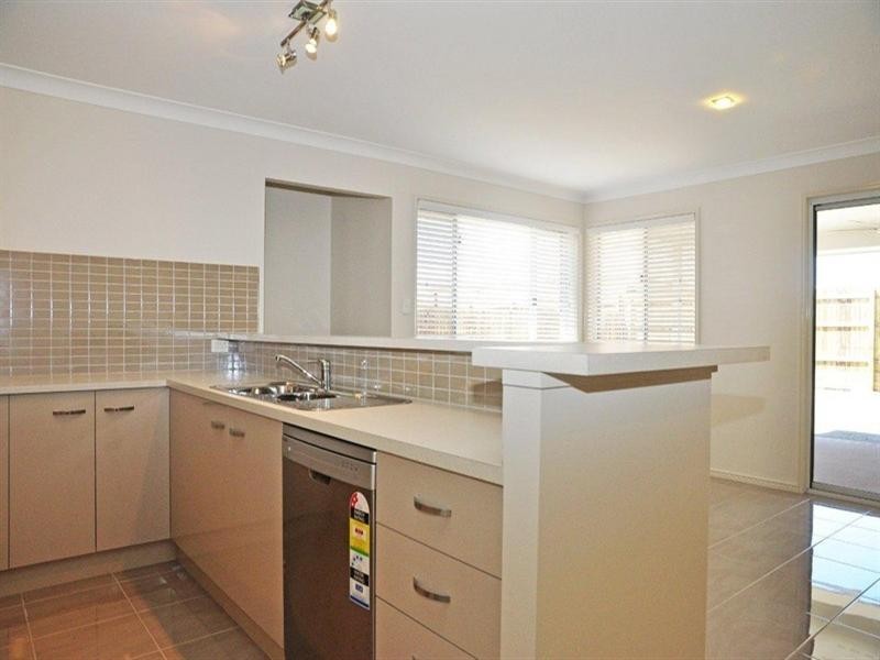 136 Kearney Street, Kearneys Spring QLD 4350