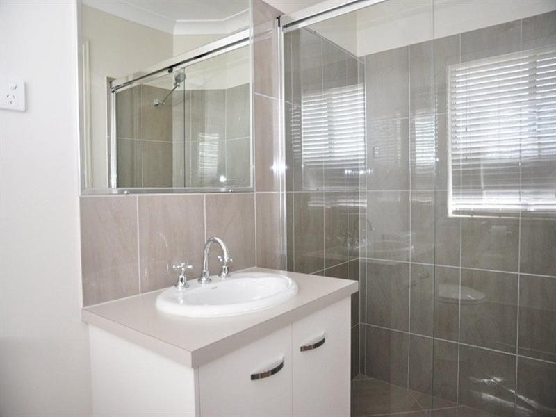 136 Kearney Street, Kearneys Spring QLD 4350