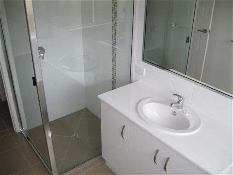 1/1 Barry Street, Mount Lofty QLD 4350