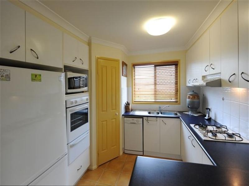 10 Batch Court, Harristown QLD 4350