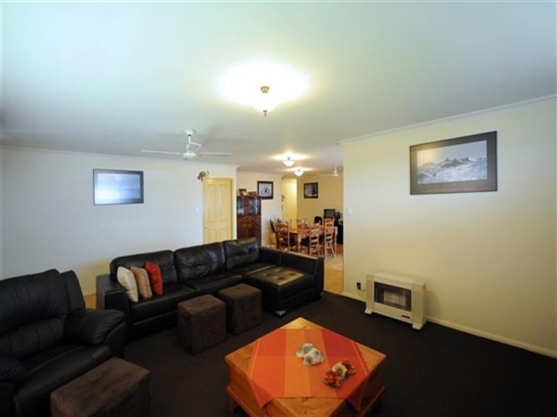 10 Batch Court, Harristown QLD 4350