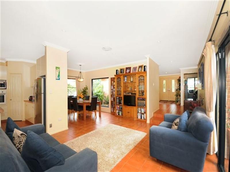 6 Parkway Drive, Highfields QLD 4352