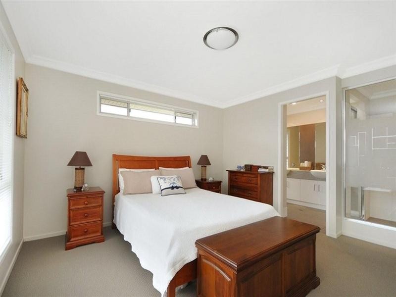 12 Fallon Drive, Middle Ridge QLD 4350