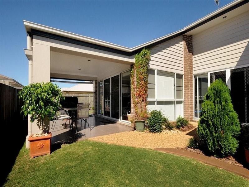 12 Fallon Drive, Middle Ridge QLD 4350