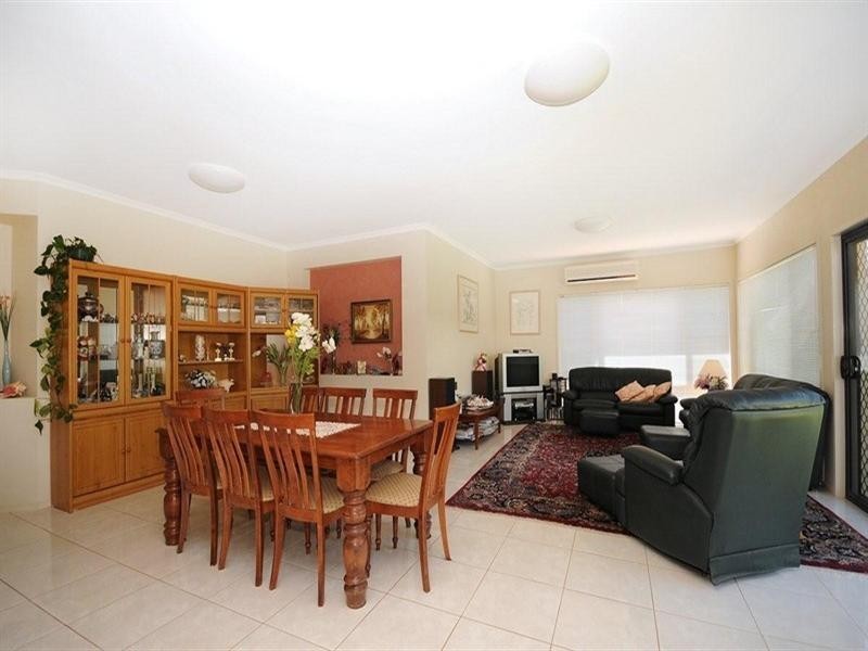 143 Nelson Street, Kearneys Spring QLD 4350