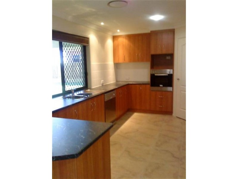 15 Highgrove Drive, Highfields QLD 4352