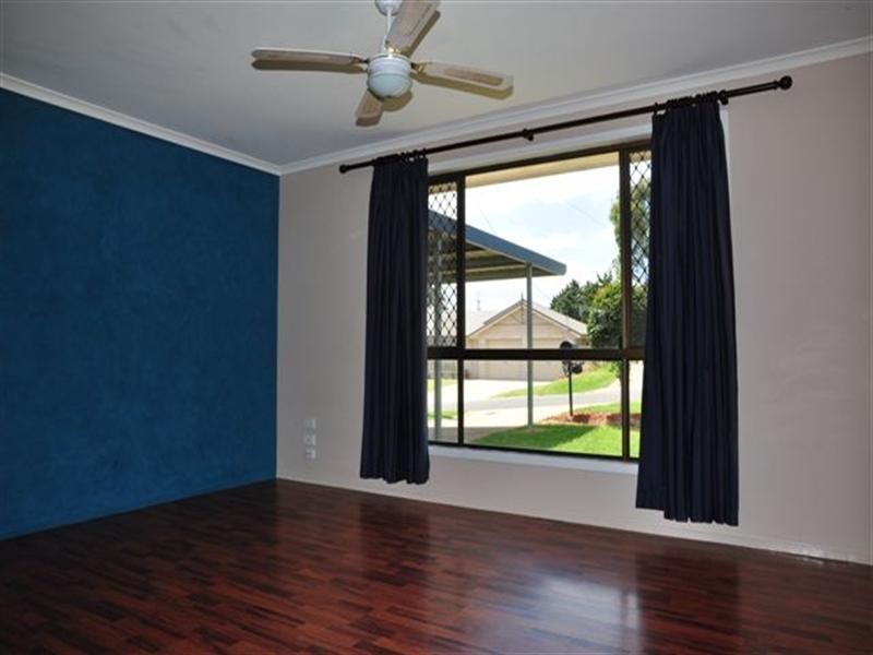 8 Bhutan Court, Newtown QLD 4350