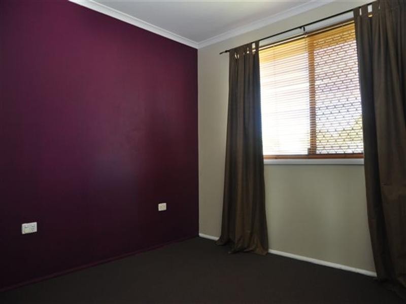 8 Bhutan Court, Newtown QLD 4350